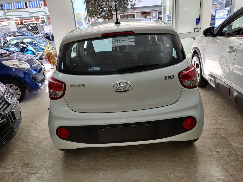 Hyundai i10 1.0 MPI Prime AT prezzo, optional di serie, consumi, foto 