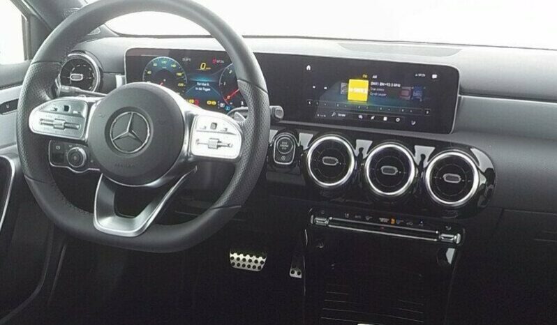 Mercedes-Benz A 200 d Premium AMG Line pieno