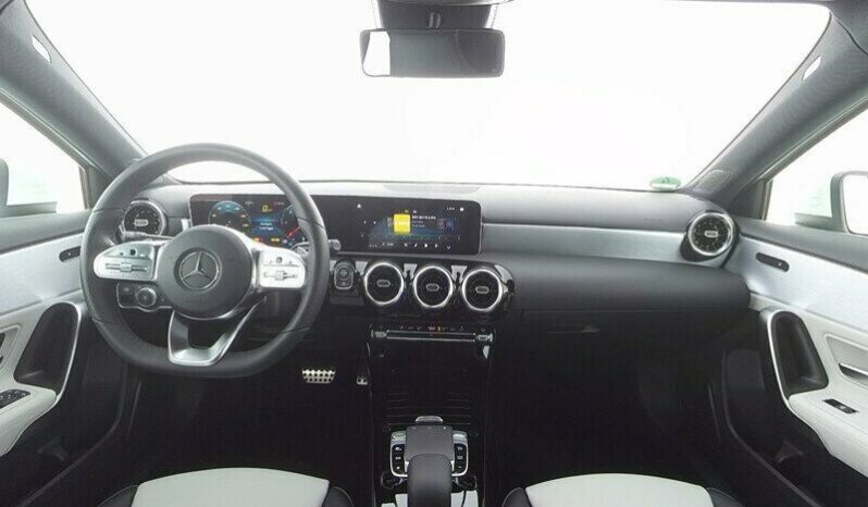 Mercedes-Benz A 200 d Premium AMG Line pieno