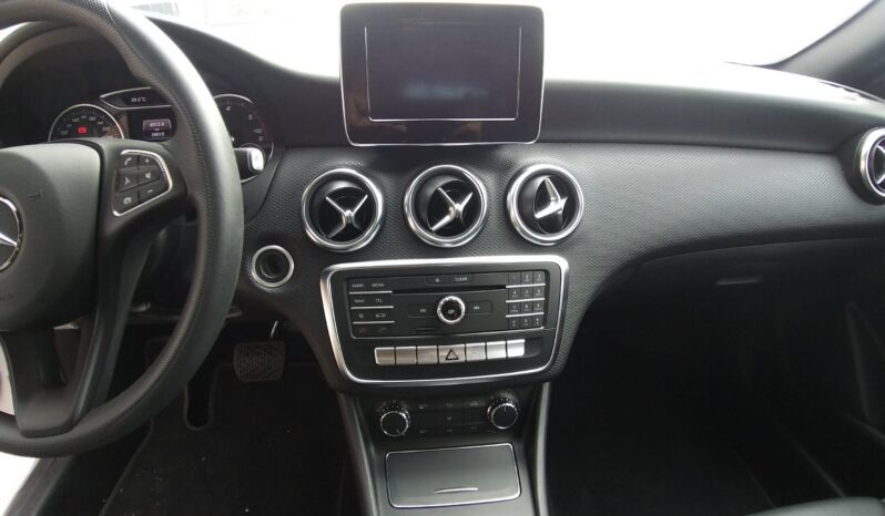 Mercedes-benz A180 d pieno