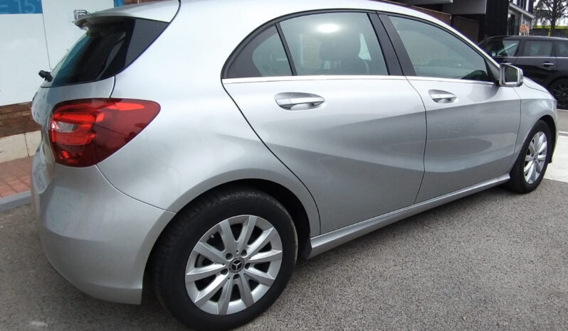 Mercedes-benz A180 d pieno