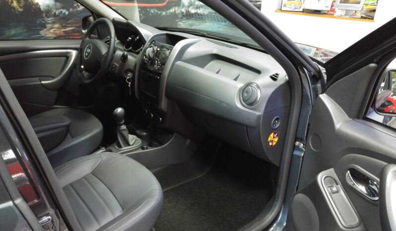 Dacia Duster Black Shadow pieno