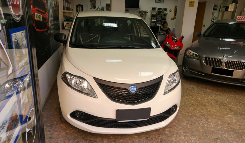 Lancia Ypsilon Nuove usate km0 aziendali pieno