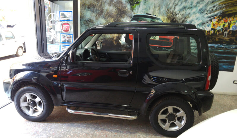 Suzuki Jimny usate pieno