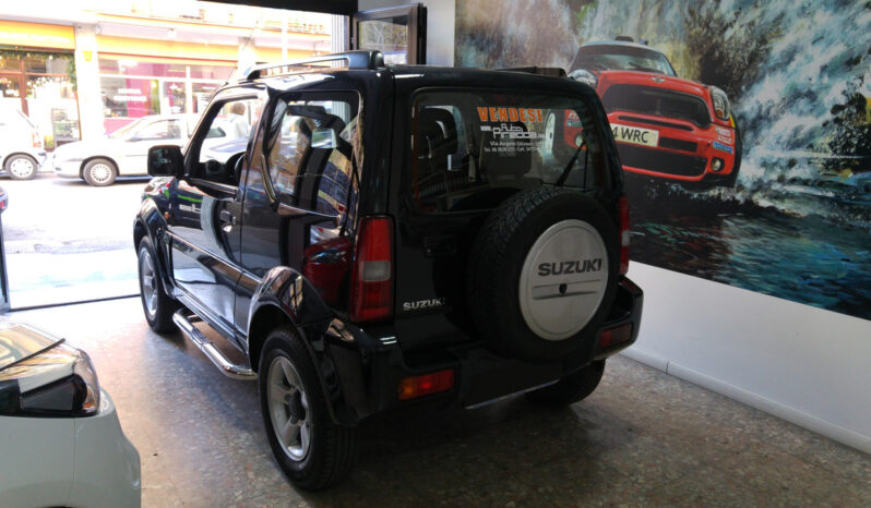 Suzuki Jimny usate pieno