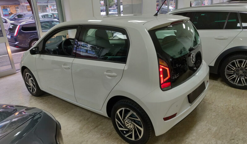 Volkswagen UP! Nuove usate km0 aziendali pieno