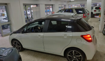 Toyota Yaris 1.5 Hybrid 5 porte Trend “White Edition” pieno