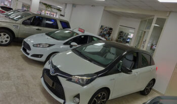 Toyota Yaris 1.5 Hybrid 5 porte Trend “White Edition” pieno