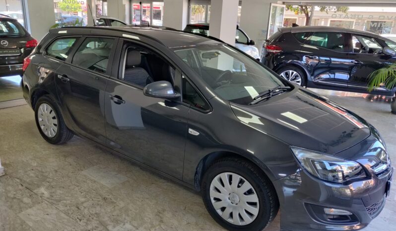 Opel Astra 1.4 Sports Tourer pieno