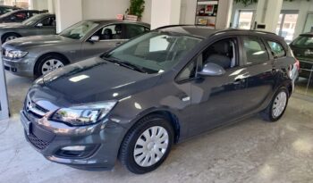 Opel Astra 1.4 Sports Tourer pieno