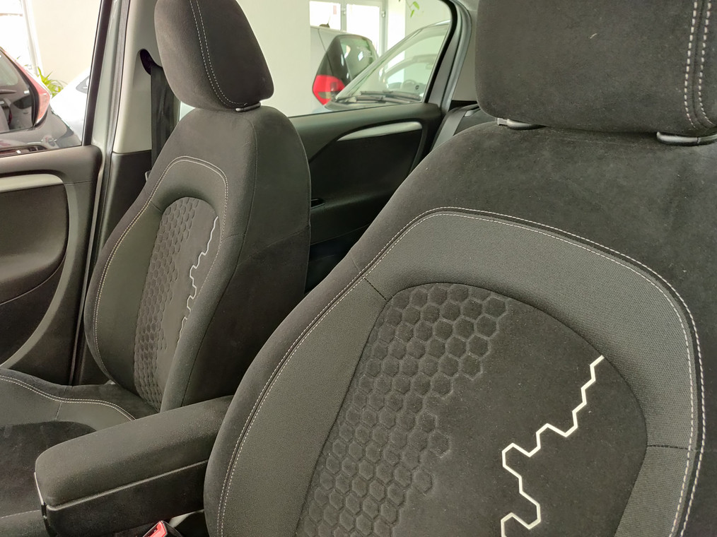 Fiat Punto 1.4 5 porte Easypower Lounge Tetto Panoramico Apribile - Scheda  tecnica - Auto Piredda