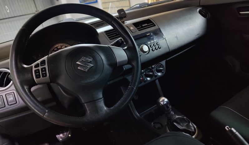 Suzuki Swift 1.3 DDiS 3p. pieno