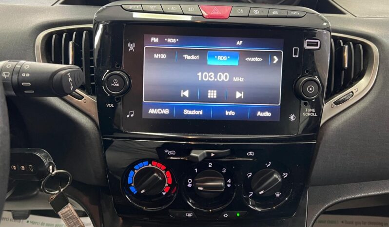 Lancia Ypsilon 1.0 FireFly 5 Porte Hybrid Ecochic pieno