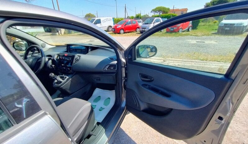 Lancia Ypsilon 1.2 69 CV 5 Porte Euro6 pieno
