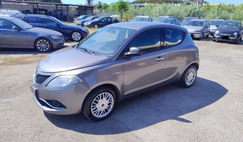 Lancia Ypsilon 1.2 69 CV 5 Porte Euro6 pieno