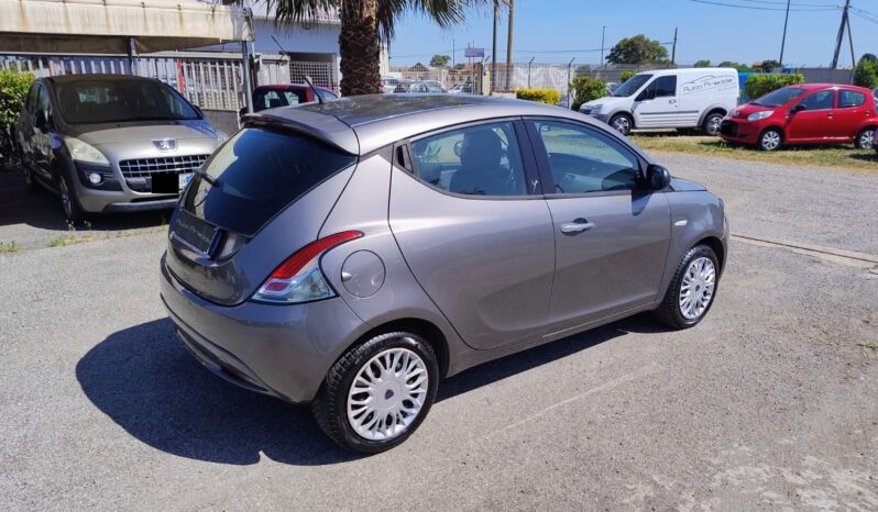 Lancia Ypsilon 1.2 69 CV 5 Porte Euro6 pieno