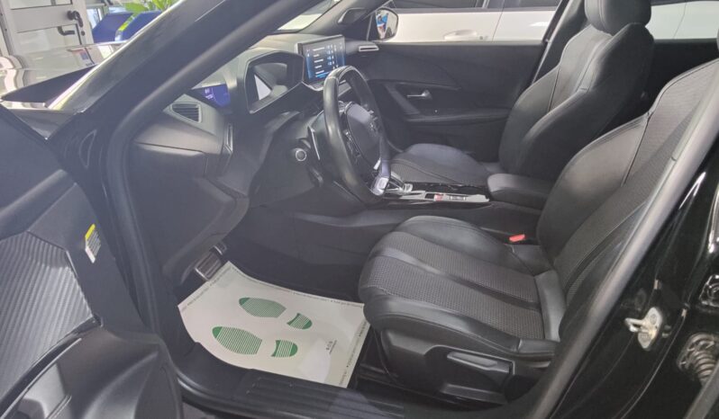 Peugeot 2008 1.5 BlueHDi 130 EAT8 GT pieno