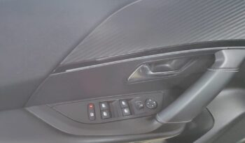 Peugeot 2008 1.5 BlueHDi 130 EAT8 GT pieno