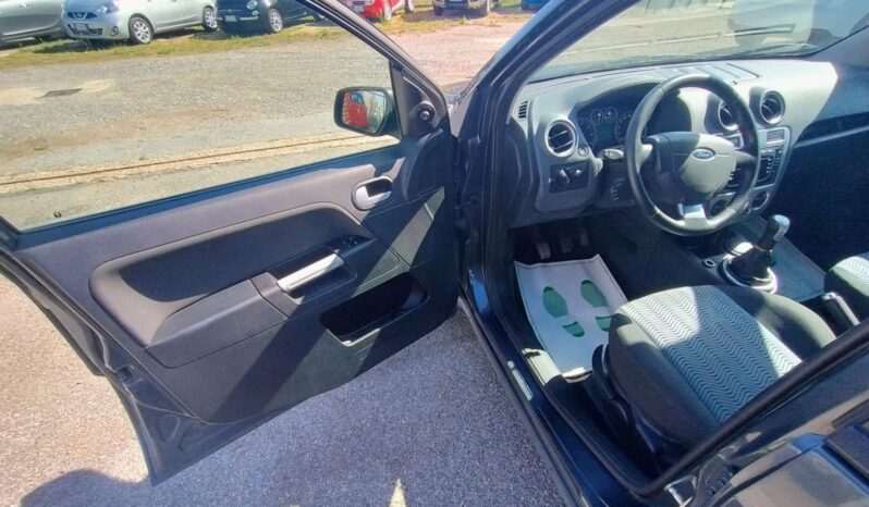 Ford Fusion 1.4 16V 5 Porte Titanium pieno