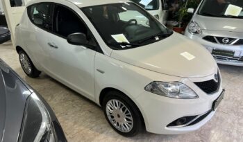 Lancia Ypsilon 1.2 69 CV 5 Porte Silver EURO 6 pieno