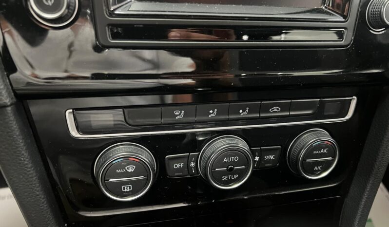 Volkswagen Golf 1.6 TDI DSG 5p. Highline pieno