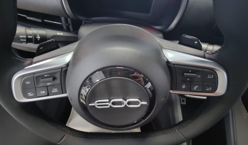 FIAT 600 Hybrid 110 CV DCT MHEV pieno