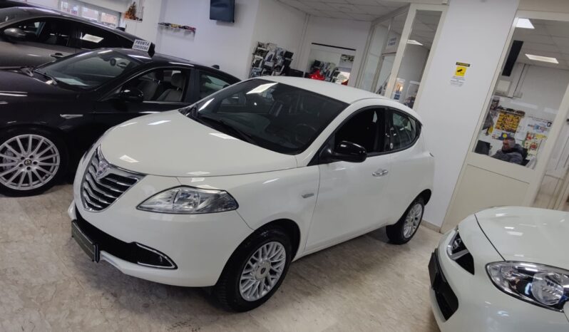 Lancia Ypsilon 0.9 TwinAir 5 Porte Ecochic Gold pieno