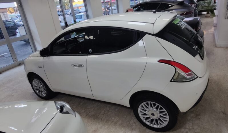 Lancia Ypsilon 0.9 TwinAir 5 Porte Ecochic Gold pieno