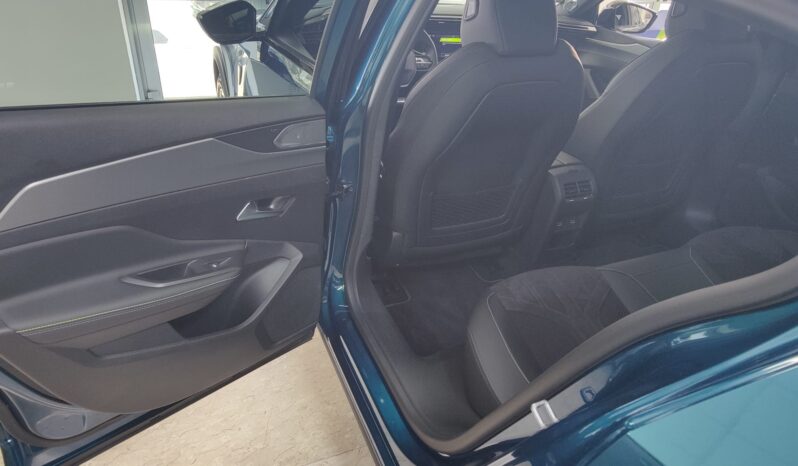 Peugeot 408 130 CV EAT8 GT pieno