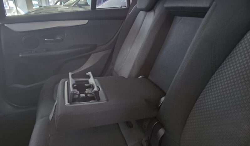 BMW 218 d Gran Tourer Advantage 7 POSTI pieno