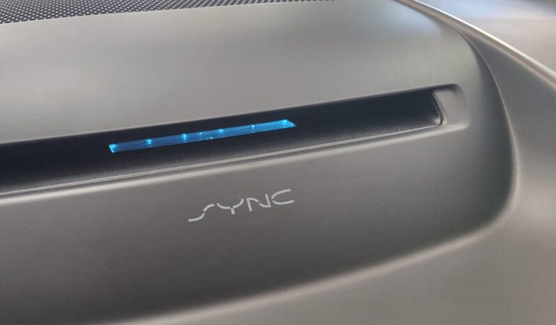 Ford Kuga 2.0 TDCI 4WD Titanium Powershift pieno