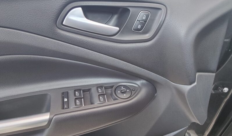 Ford Kuga 2.0 TDCI 4WD Titanium Powershift pieno