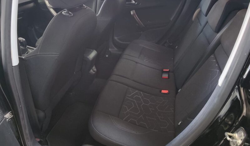 Peugeot 2008 1.2 VTi 82CV Active pieno
