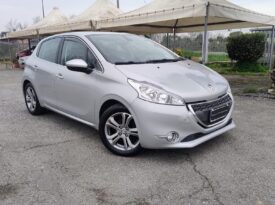Peugeot 208 1.2 VTi 82 CV 5 Porte Allure