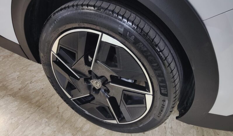 Peugeot 408 130 EAT8 GT pieno