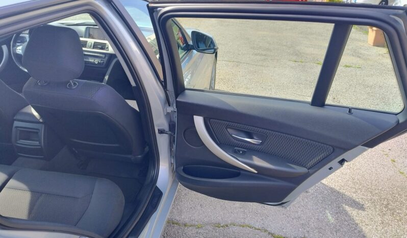 Bmw 318d Touring pieno