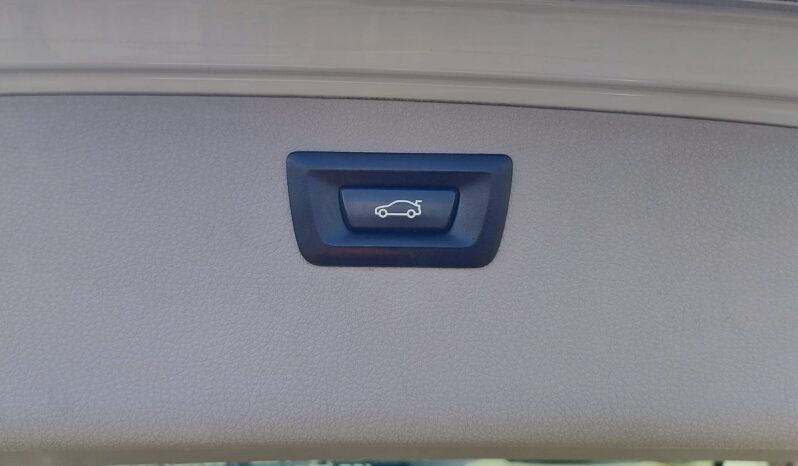 Bmw 318d Touring pieno