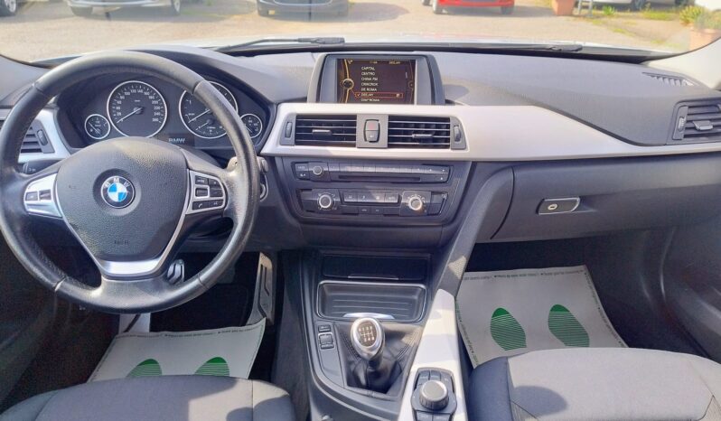 Bmw 318d Touring pieno