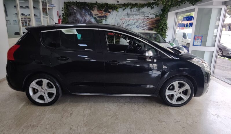 Peugeot 3008 HYbrid4 pieno