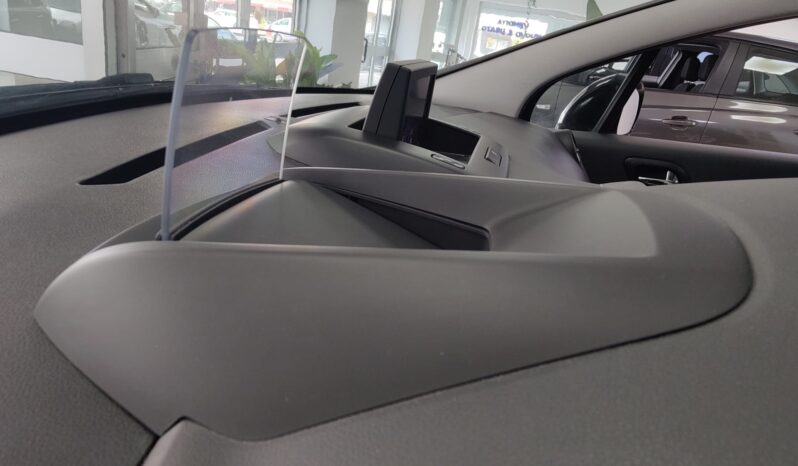Peugeot 3008 HYbrid4 pieno