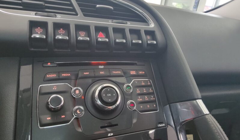 Peugeot 3008 HYbrid4 pieno