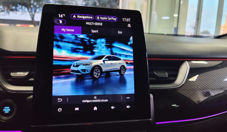 Renault Arkana Hybrid E-Tech 145 CV R.S. Line pieno