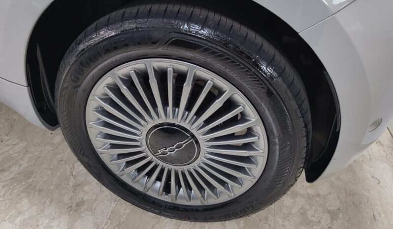 Fiat 500e Berlina 23,8 kWh Icon pieno