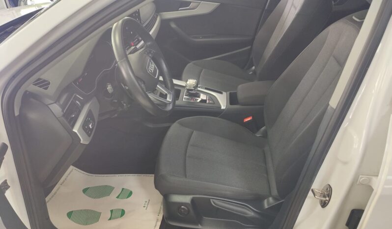 Audi A4 Avant 30 TDI S tronic Business Hybrid pieno