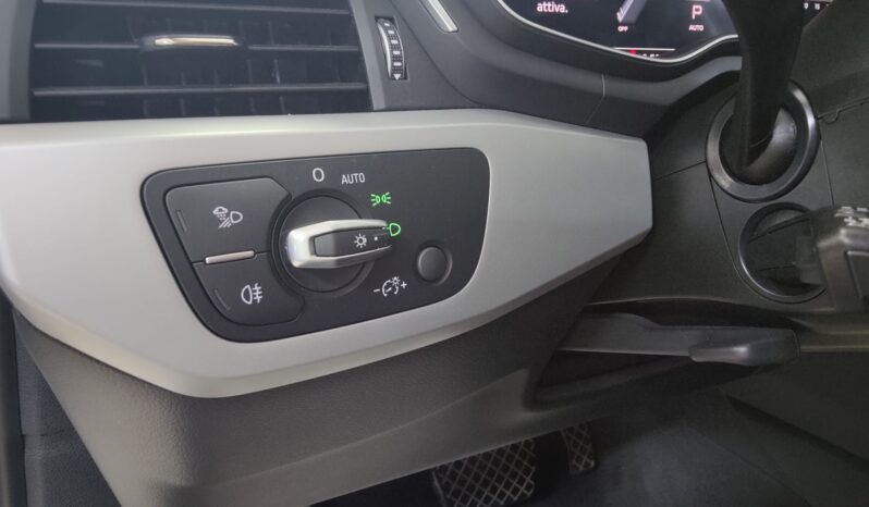 Audi A4 Avant 30 TDI S tronic Business Hybrid pieno