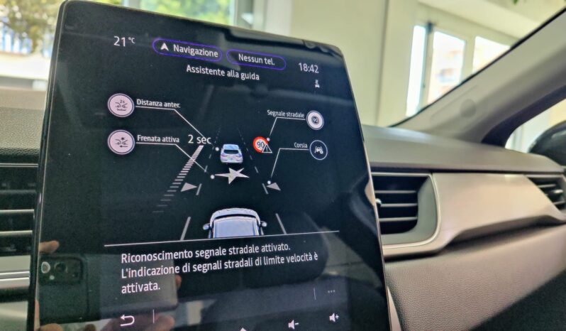 Renault Captur Plug-in Hybrid E-Tech 160CV pieno