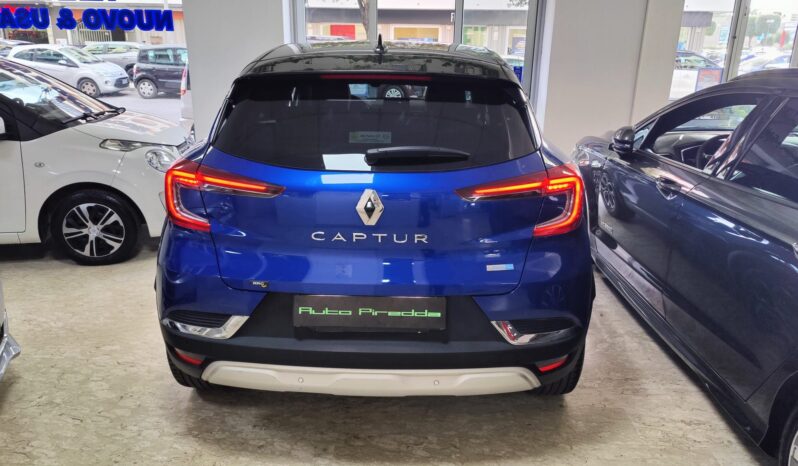 Renault Captur Plug-in Hybrid E-Tech 160CV pieno