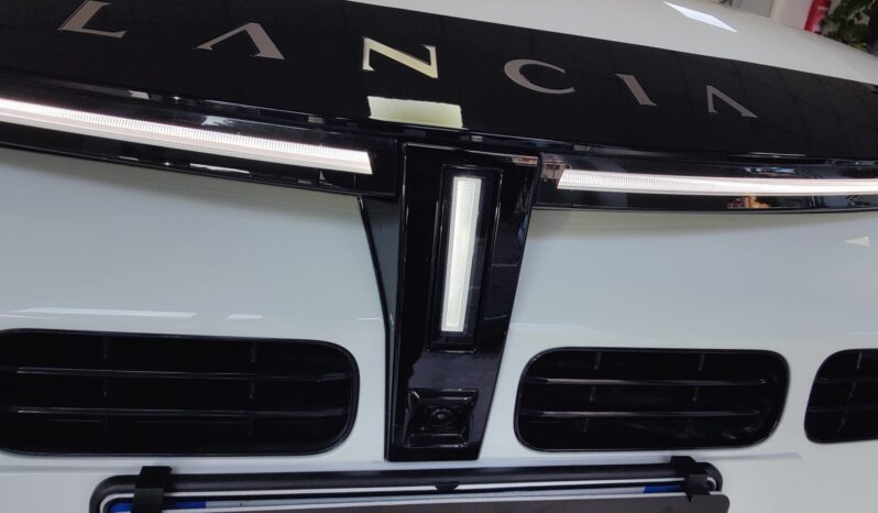 Lancia Ypsilon Hybrid e-DCT LX pieno