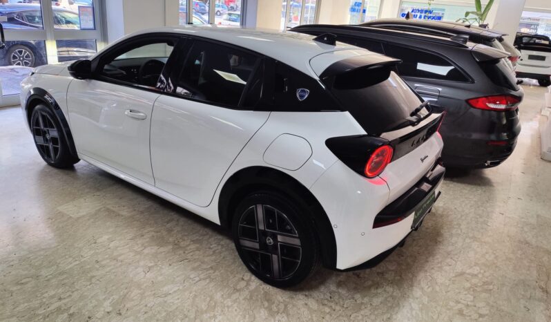 Lancia Ypsilon Hybrid e-DCT LX pieno