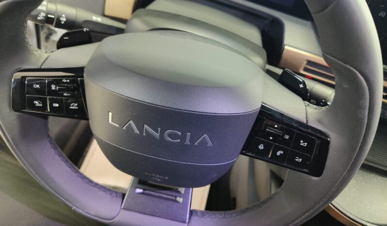Lancia Ypsilon Hybrid e-DCT LX pieno